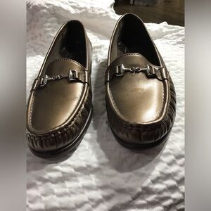 SAS Metro Bronze Mocaccin Loafer Slip-On Shoe Tri Pad Comfort Sz 9.5 Made In USA